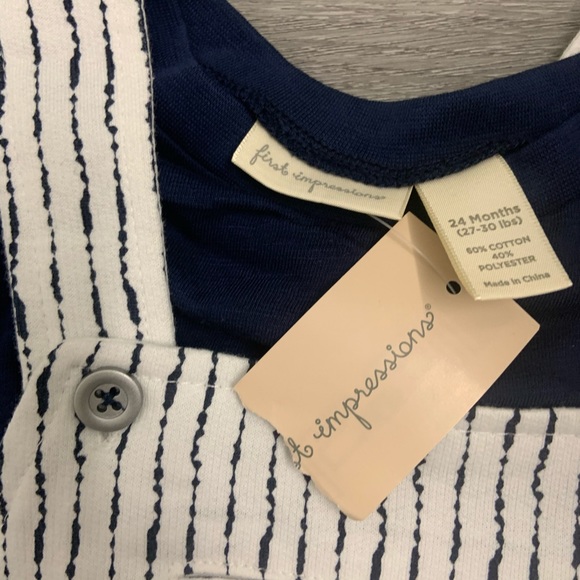 Lot of 2 Boys 24 M Onesie and Overalls Carters - Picture 4 of 5